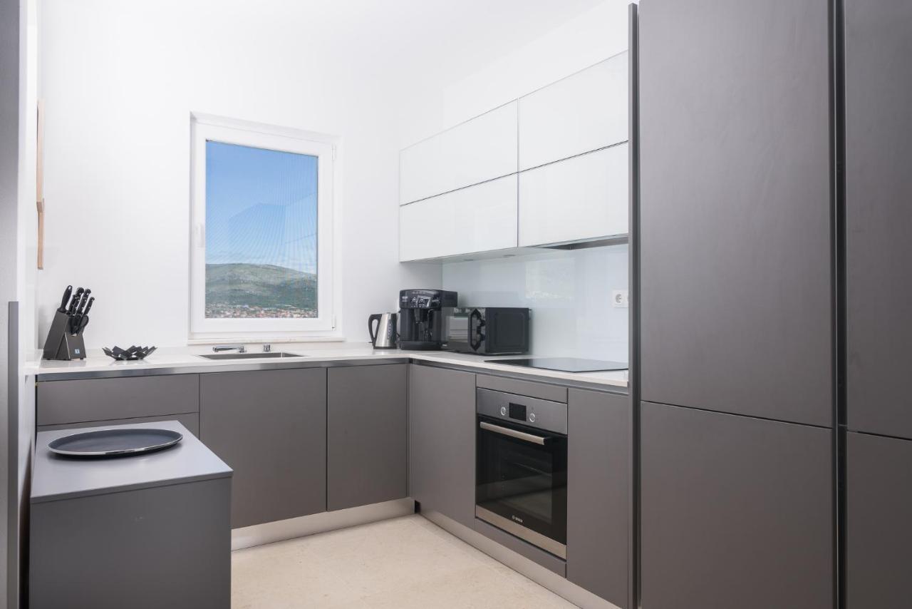 L&L Luxury Apartment 1 Donji Okrug  エクステリア 写真
